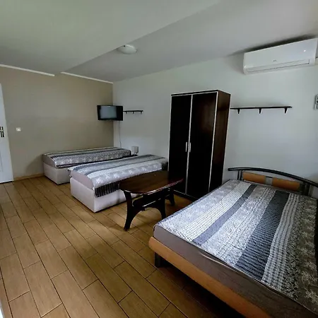 Monti Caloroczne 別荘